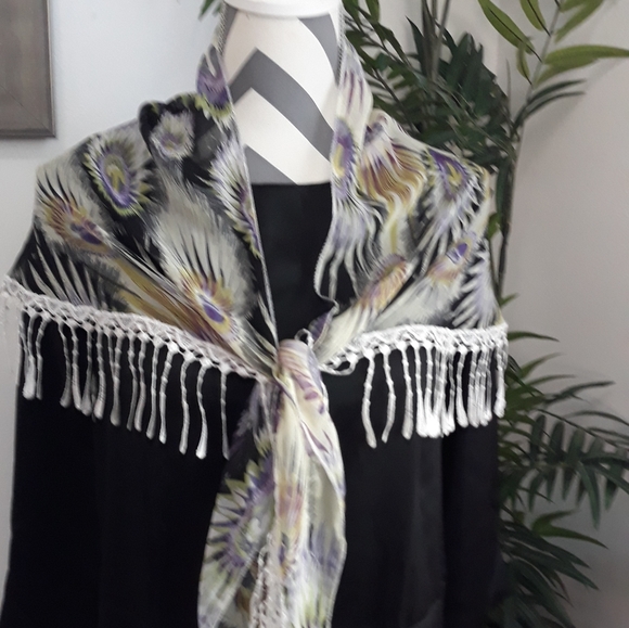 NEW SCARF - Picture 6 of 9